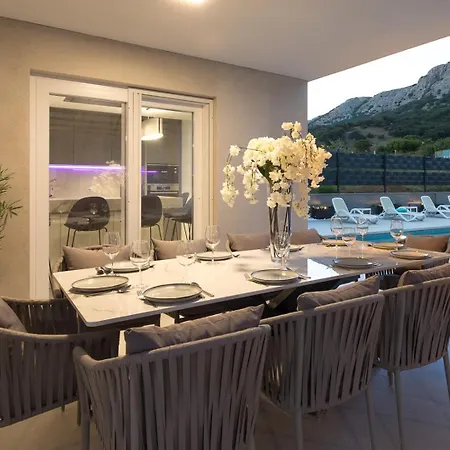 Villa Aurora